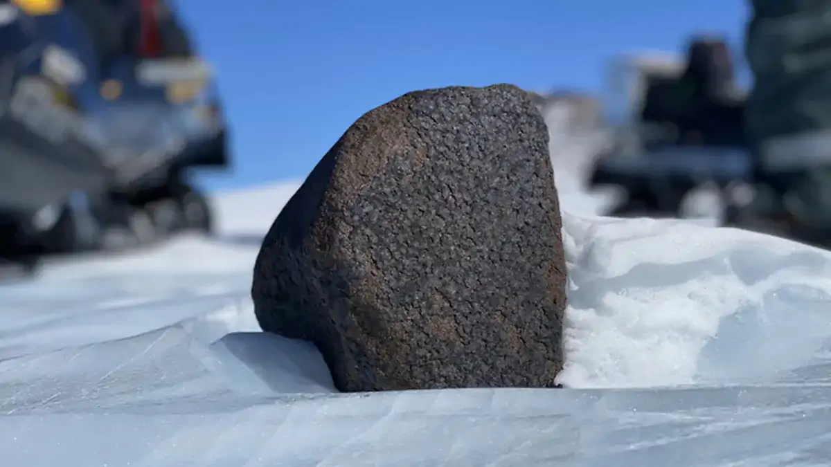 Scientists just discovered a 17-pound meteorite in Antarctica